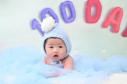 重庆宝宝咬手指甲怎么回事 重庆宝宝咬手指甲怎么回事